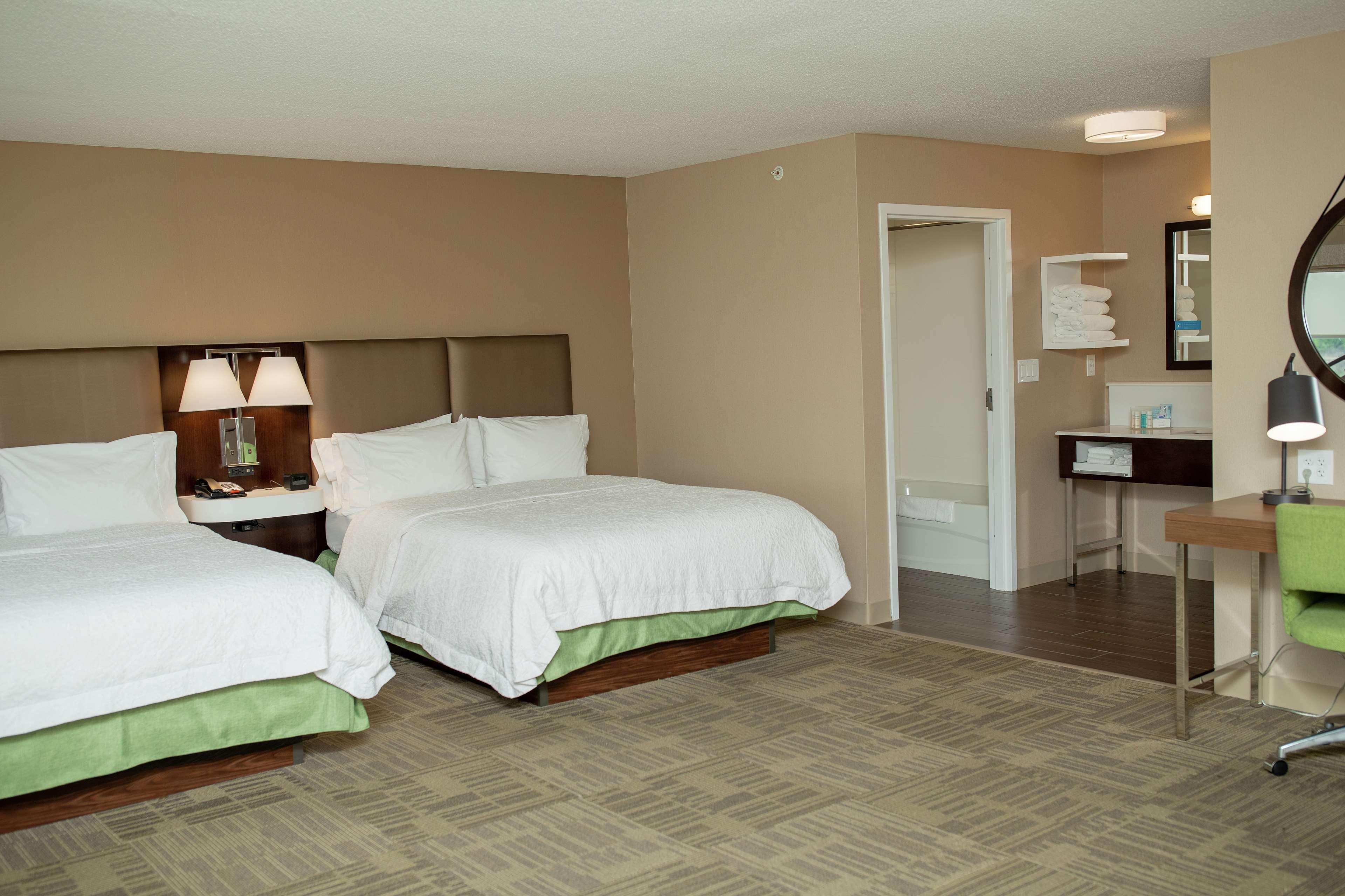 Hampton Inn Commerce/Novi Dış mekan fotoğraf