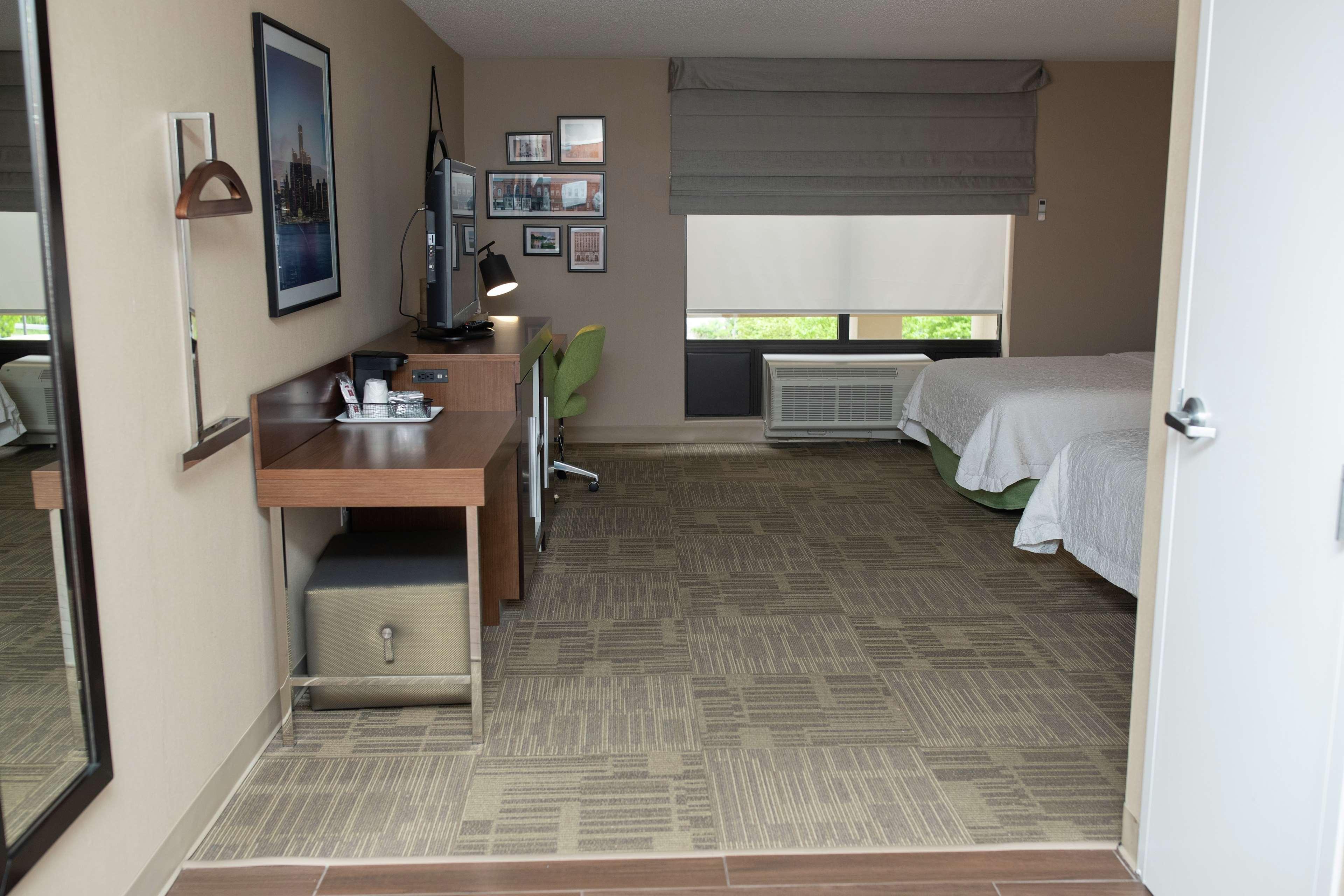 Hampton Inn Commerce/Novi Dış mekan fotoğraf