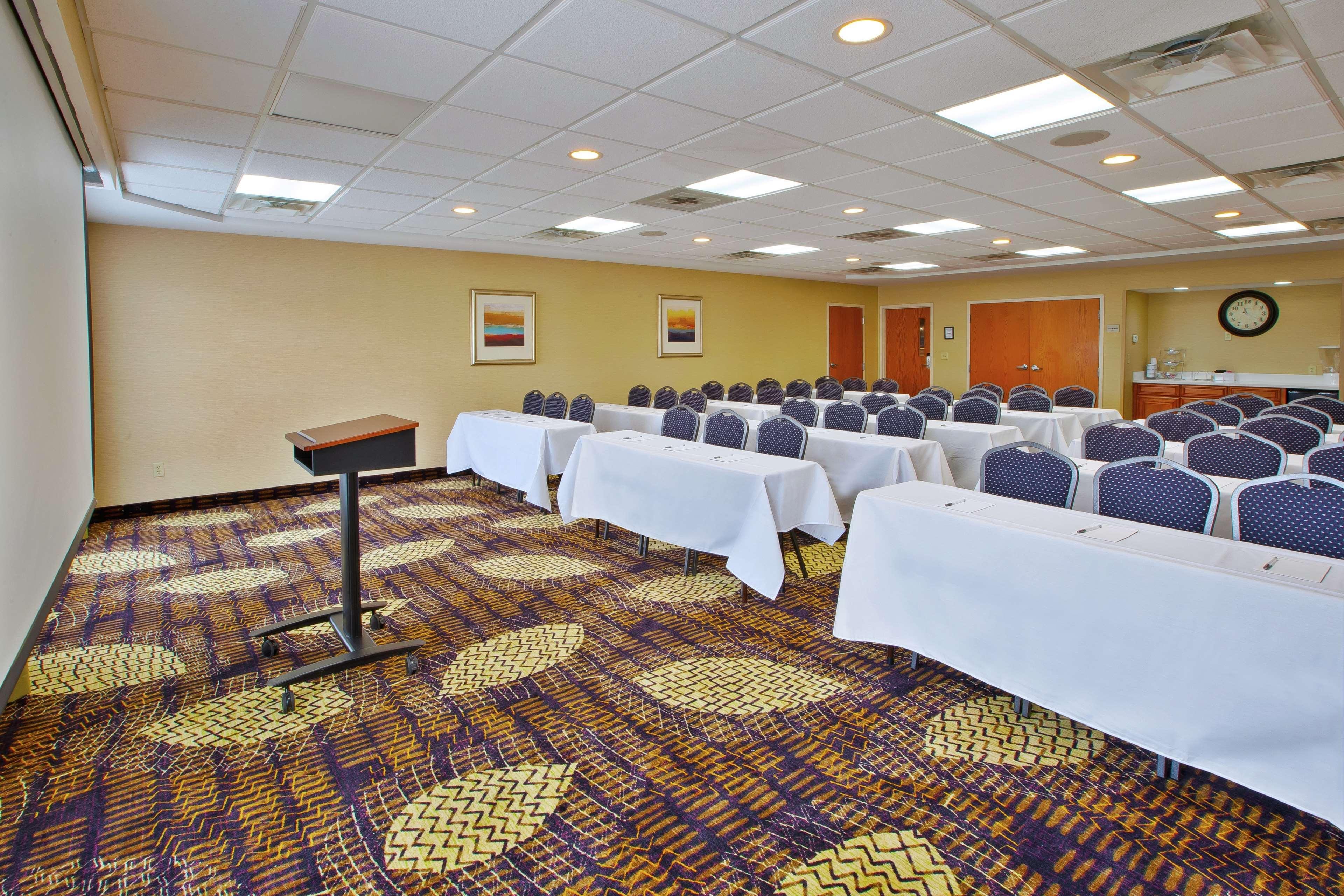 Hampton Inn Commerce/Novi Dış mekan fotoğraf