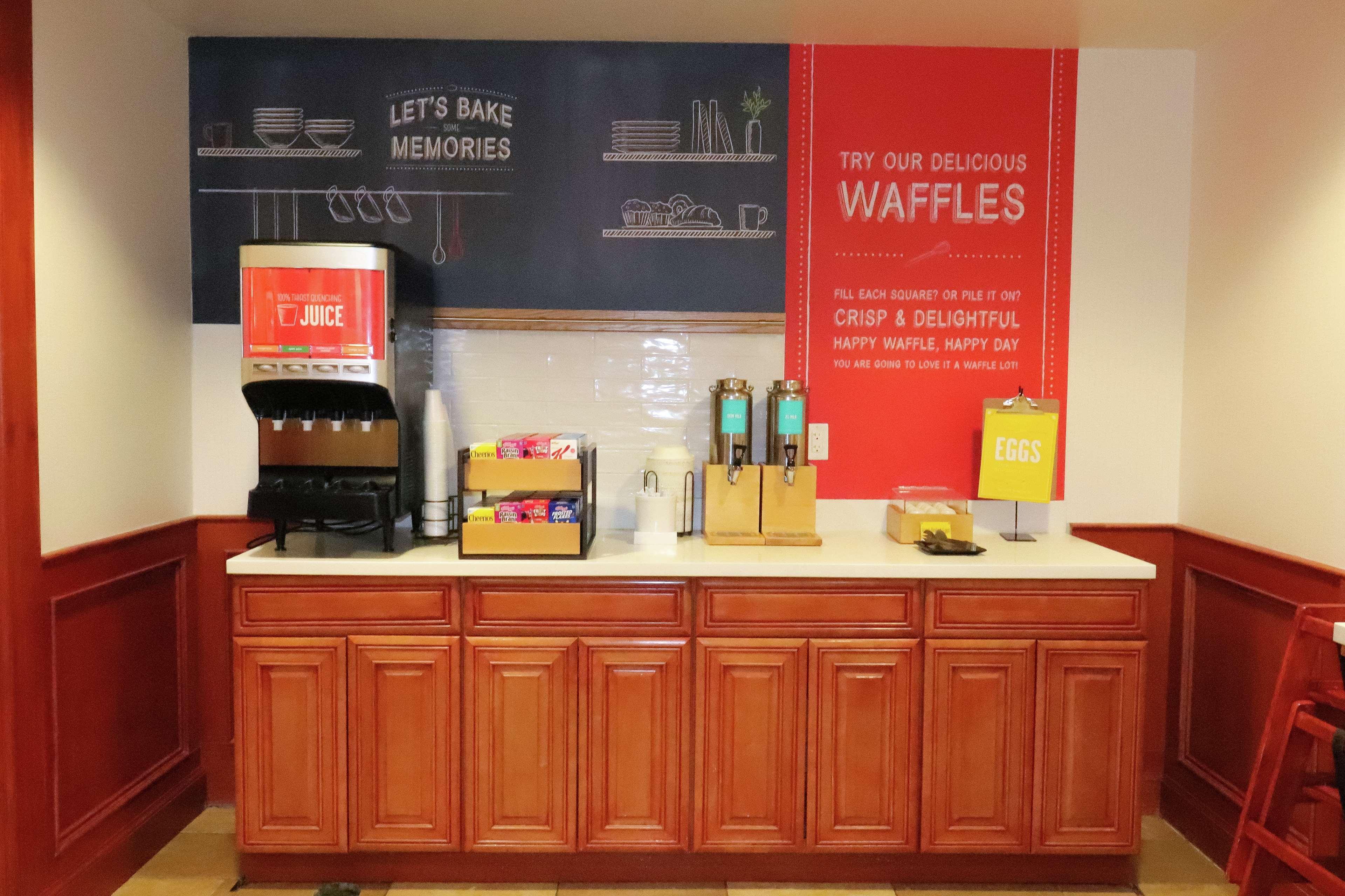 Hampton Inn Commerce/Novi Dış mekan fotoğraf