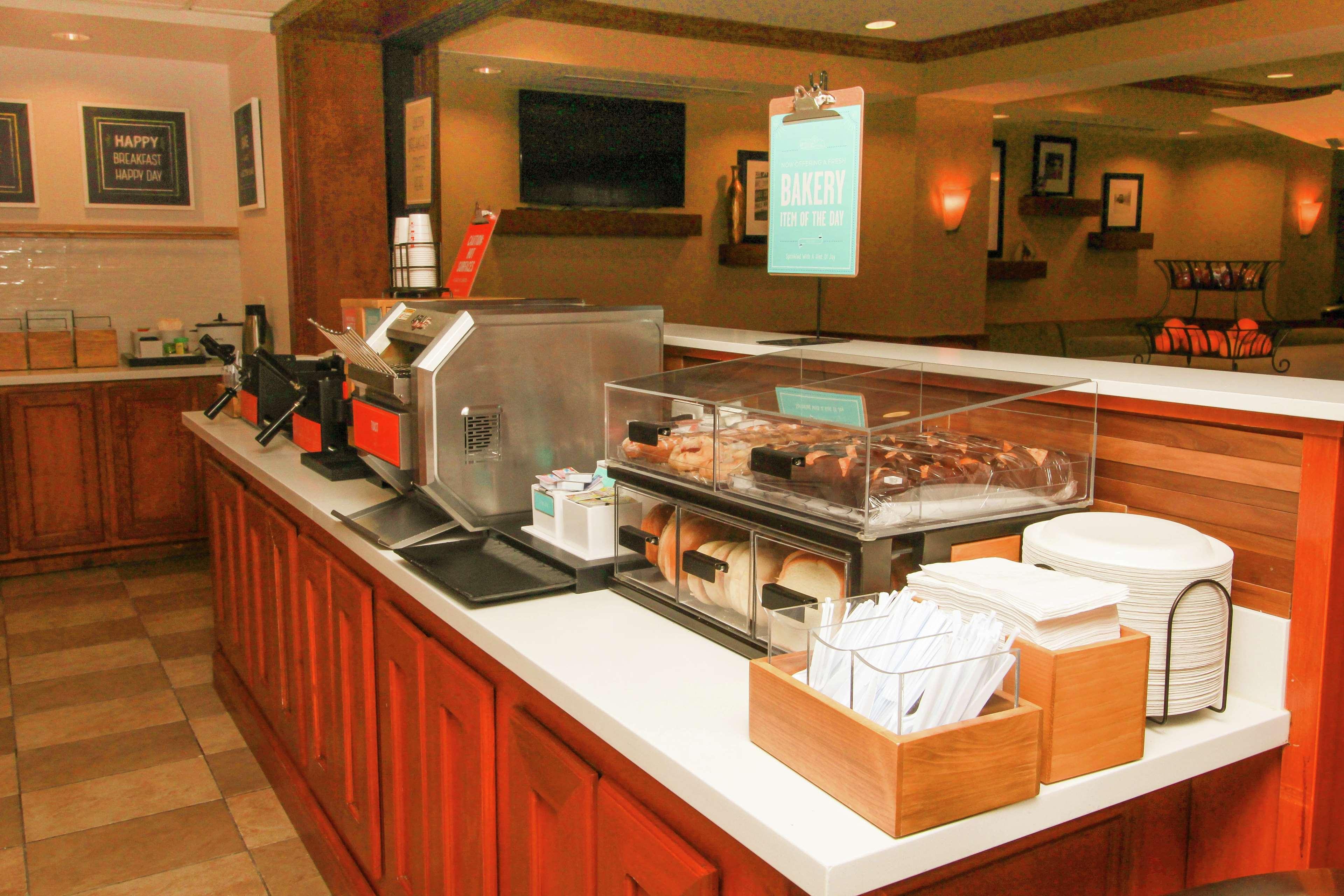 Hampton Inn Commerce/Novi Dış mekan fotoğraf