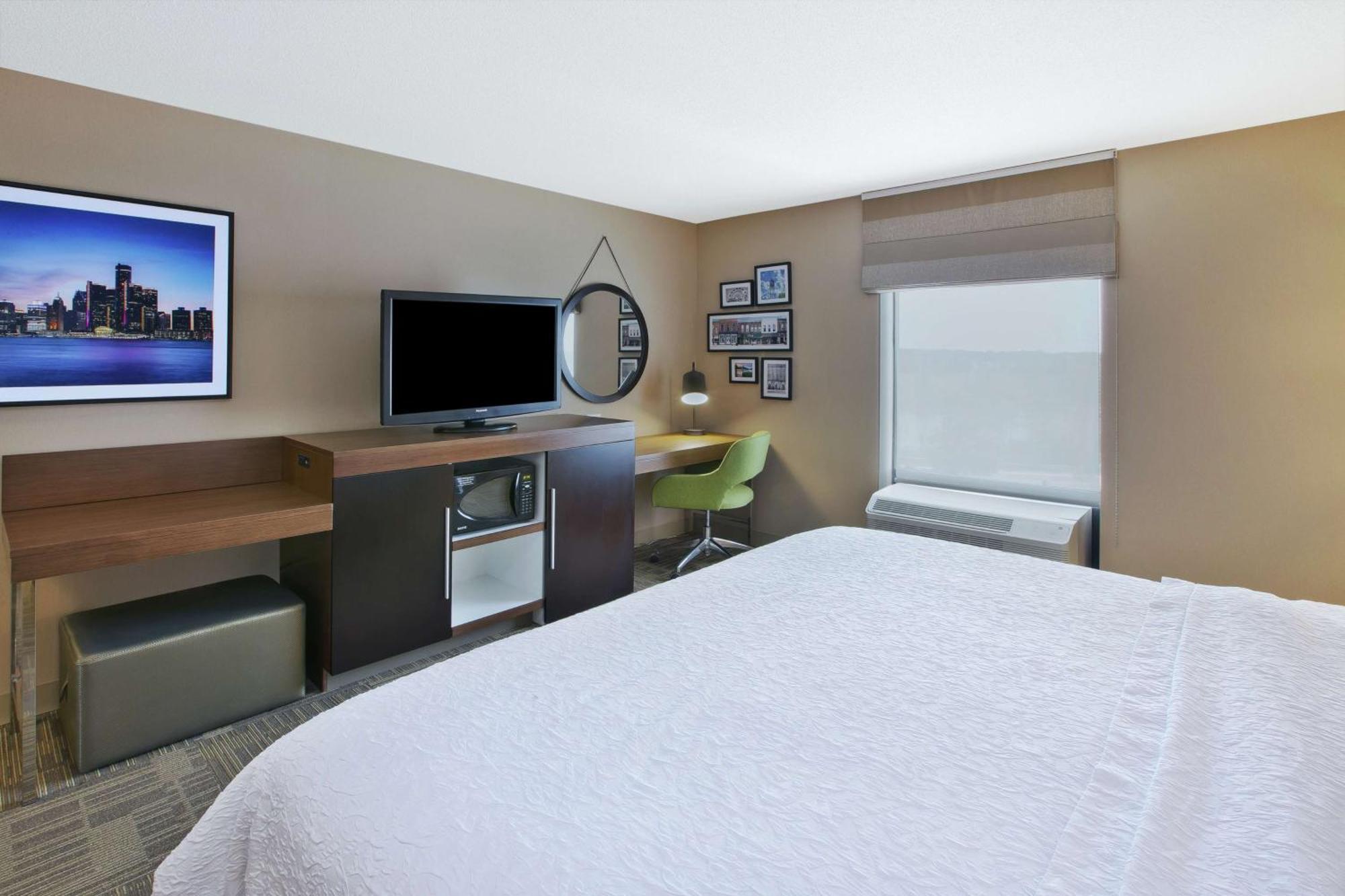 Hampton Inn Commerce/Novi Dış mekan fotoğraf
