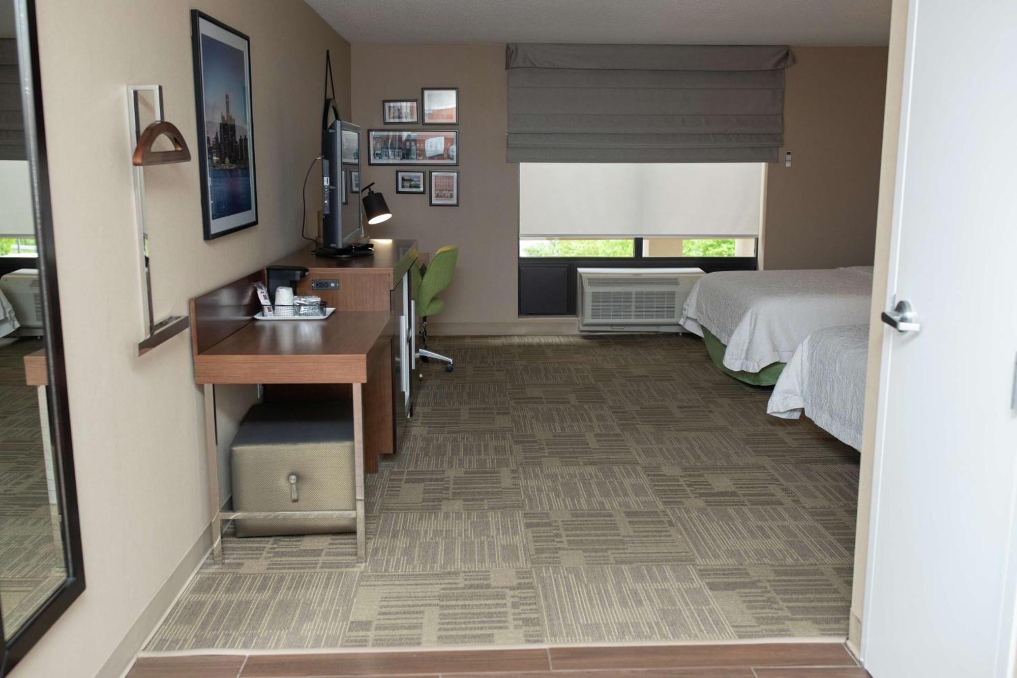 Hampton Inn Commerce/Novi Dış mekan fotoğraf