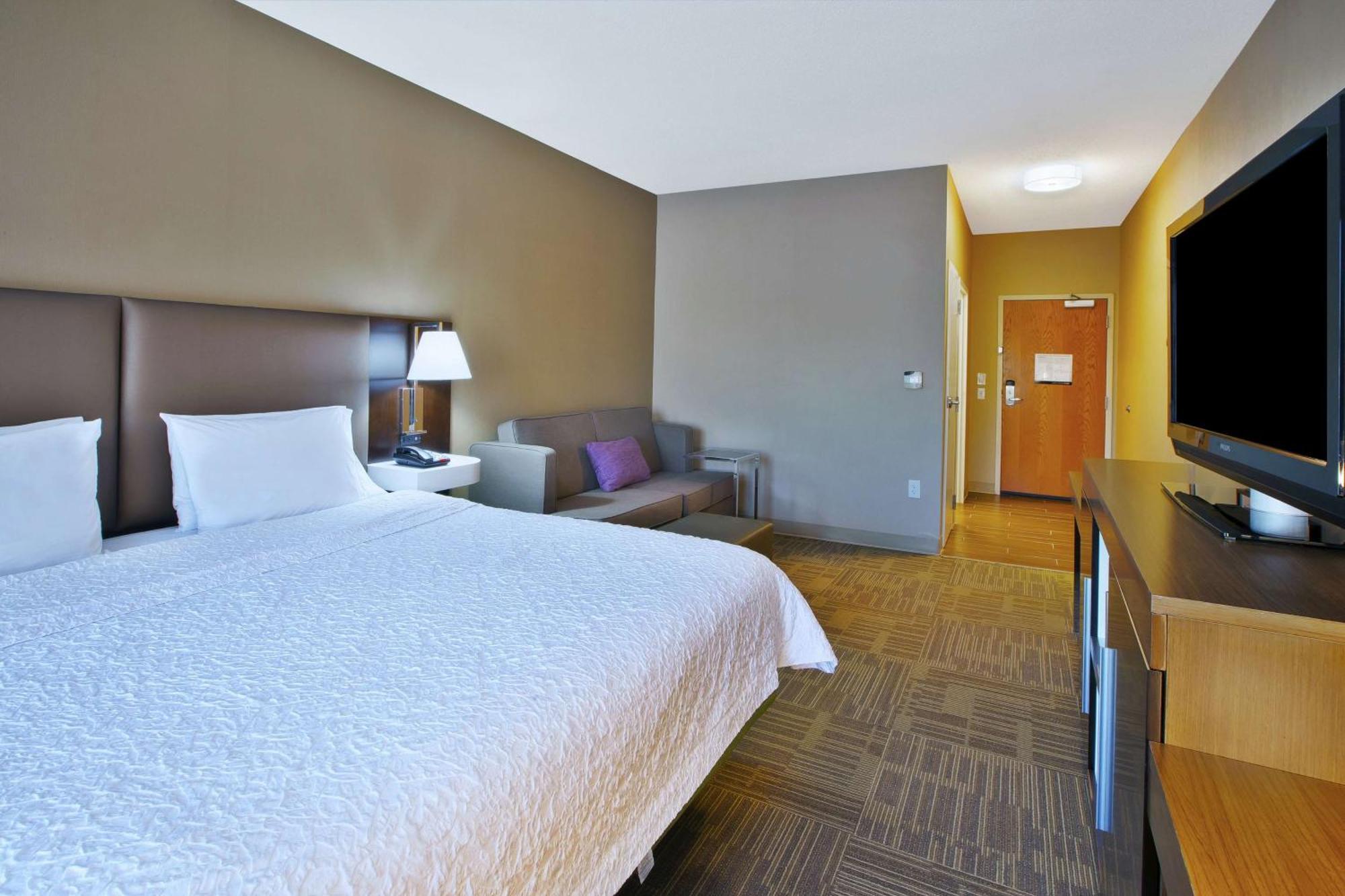 Hampton Inn Commerce/Novi Dış mekan fotoğraf