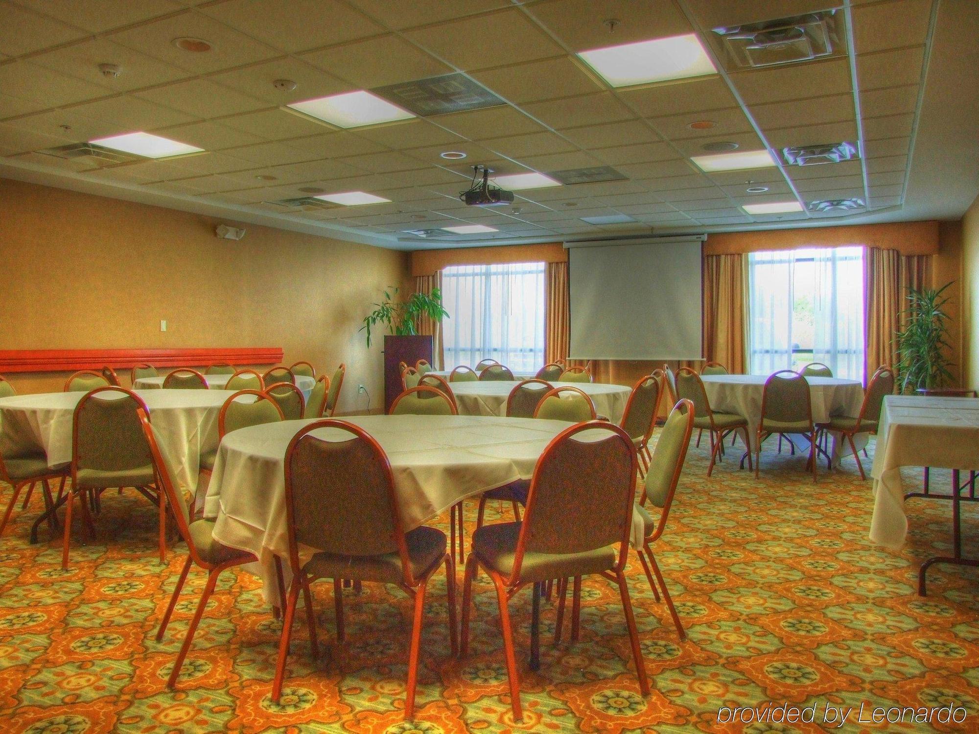 Hampton Inn Commerce/Novi Restoran fotoğraf